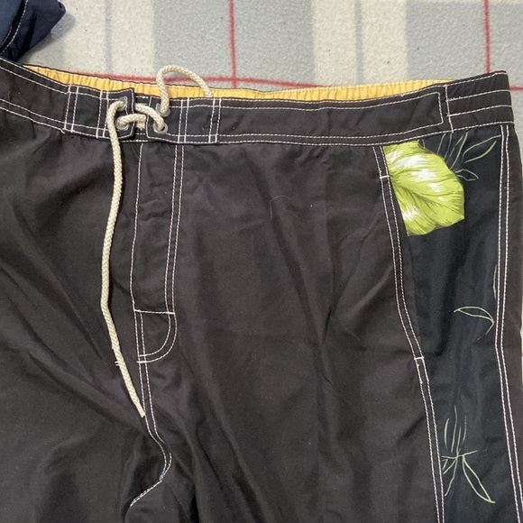 Lot of 3 men’s swim shorts - size xl - Picture 3 of 7